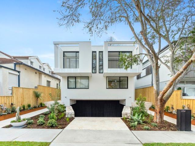 Brand New, North Facing Semi with a Large Lock Up Garage! Available for 3, 6, 9 or 12 month lease terms, furnished or unfurnished