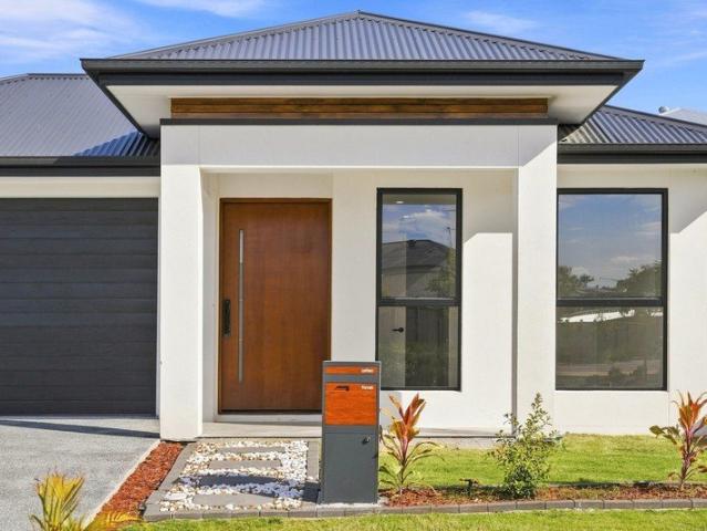 Brand New, Never Lived In 5 Bedrooms, Two Kitchens, North Facing