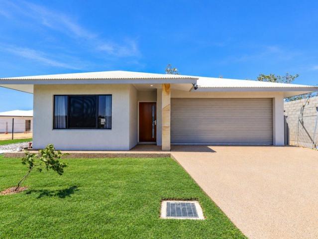 BRAND NEW, NEVER LIVED IN & FINISHED TO AN EXCEPTIONAL STANDARD