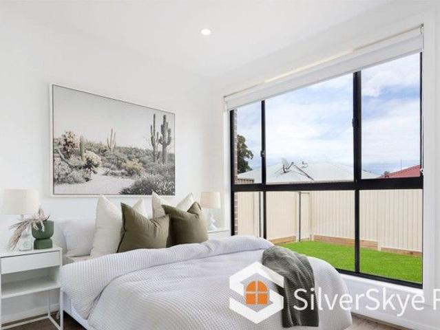 OFFERS INVITED! Brand New Freestanding/Attached Ready to Move in Home in Riverstone!