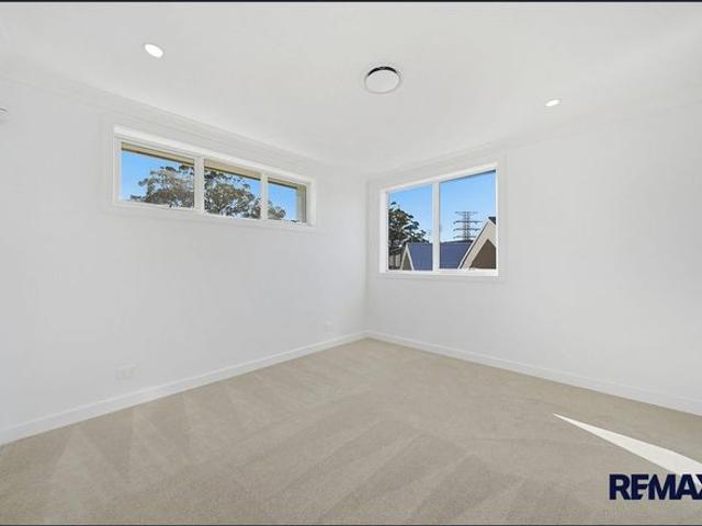 Brand New Smart Townhouse at Botanica | Home Office Retreat | EV Fast Charger | Solar Savings!
