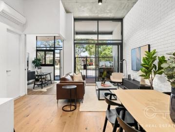 Brand New SOHOs Dual Level Townhouses, Ready To Move In