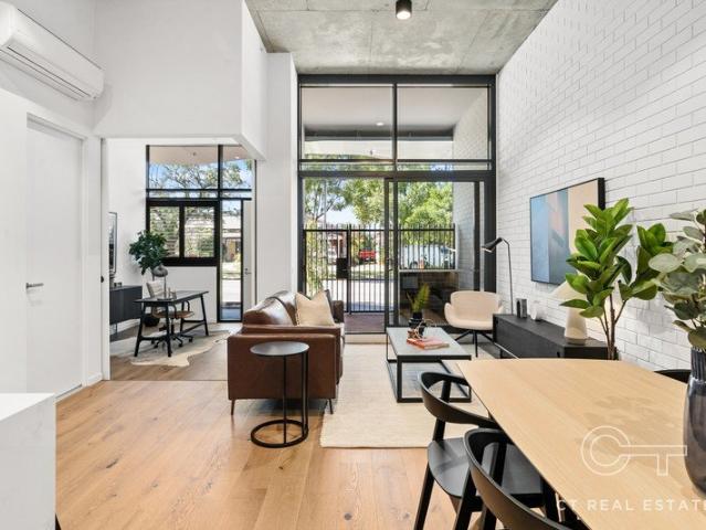 Brand New SOHOs Dual Level Townhouses, Ready To Move In