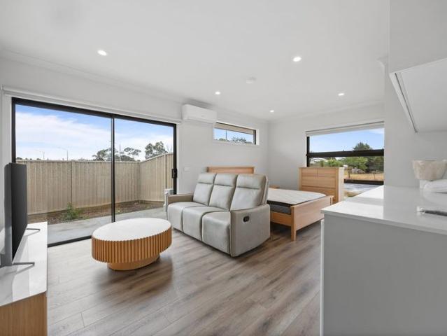 BRAND NEW SHARED ACCOMMODATION Signing Bonus!