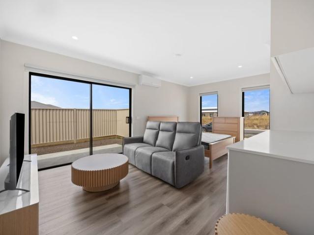 BRAND NEW SHARED ACCOMMODATION Signing Bonus!