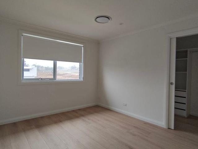 Brand New Spacious 5 Bedroom Family Home with Self Contained Granny Flat for Rent