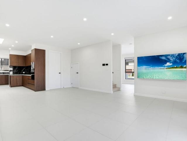 Brand New Spacious 5 Bedroom Family Home in the Heart of Marsden Park