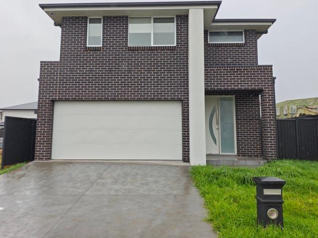 Brand New Spacious 5 Bedroom Family Home with Self Contained Granny Flat for Rent