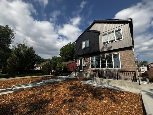 Brand New, Spacious, and Central 3 Bedroom Townhouse in Inglewood w Garage!