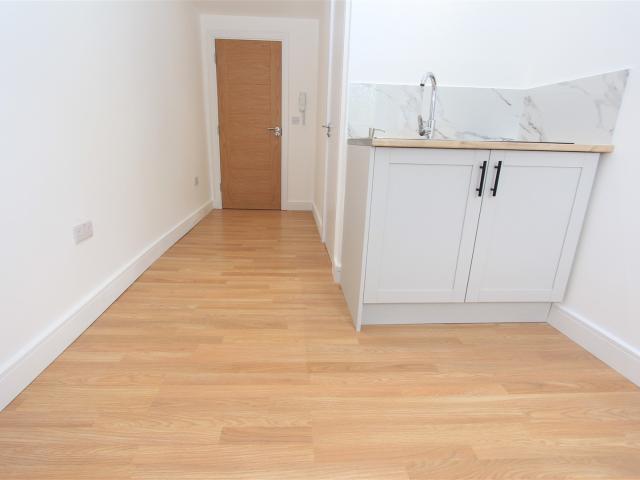 BRAND NEW Spacious Bright PETITE STUDIO FLAT 2nd Floor – All Bills Included except electricity – in Harlesden, NW10
