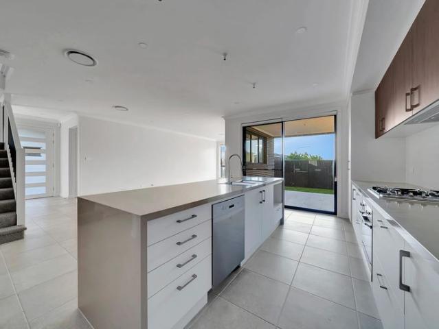 Brand New Spacious Family Duplex with Downstairs Bedroom & Bathroom