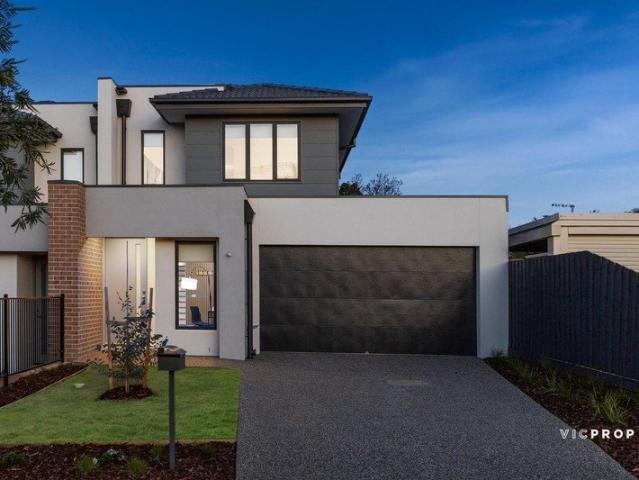 Brand New, Spacious Family Living with Mountain Views
