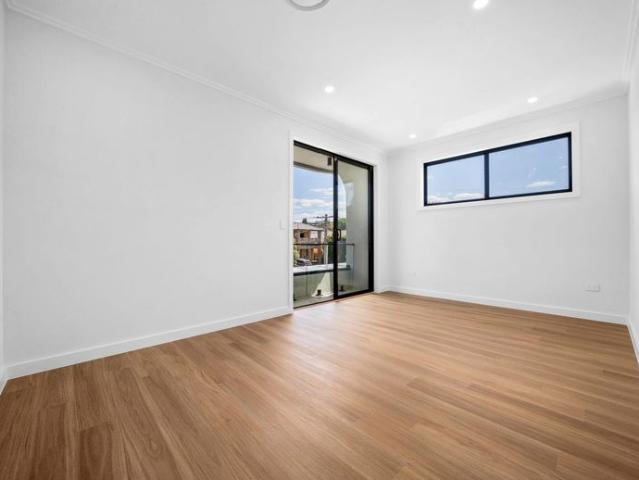 Brand New Spacious Modern Duplex