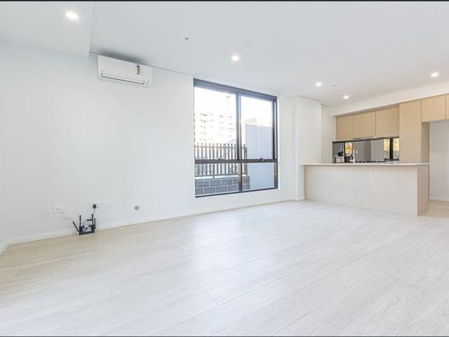 Brand New Split Level 3 Bedroom Apartment With Huge Courtyard!