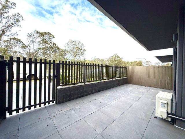 Brand New Split Level 3 Bedroom Apartment | Huge Courtyard | 5 Mins to Metro