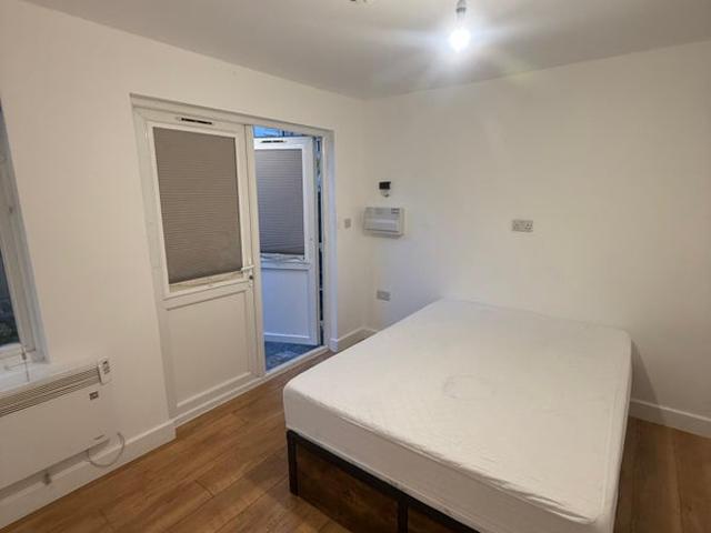 Brand New Studio Flat in Edmonton