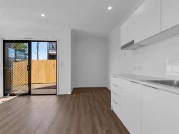 BRAND NEW STUDIO UNITS FURNISHED OR UNFURNISHED FANTASTIC GEEBUNG LOCATION
