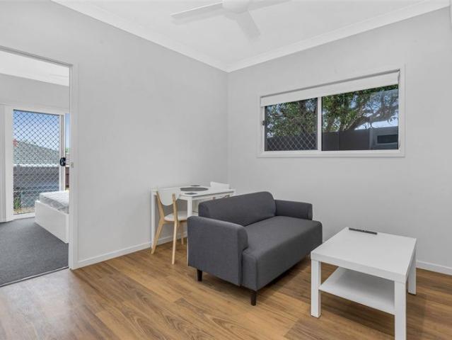 FURNISHED STUDIO IN A GREAT ZILLMERE LOCATION