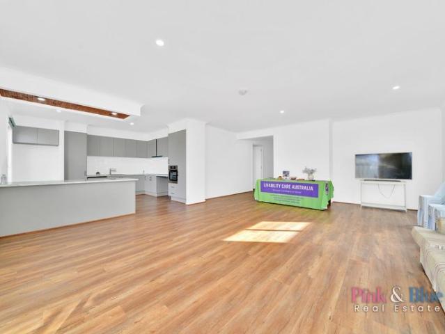 Brand New, Stunning and Beautiful 4 Bedrooms all Ensuite House for Rent!