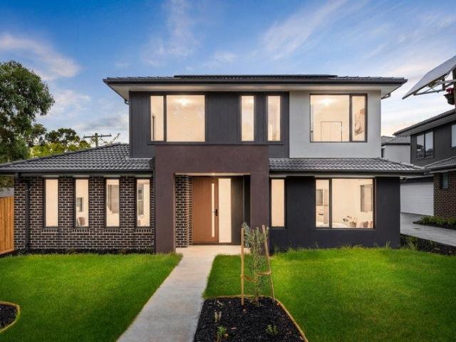 Brand New Style & Sunlit Sophistication in a Prime Setting