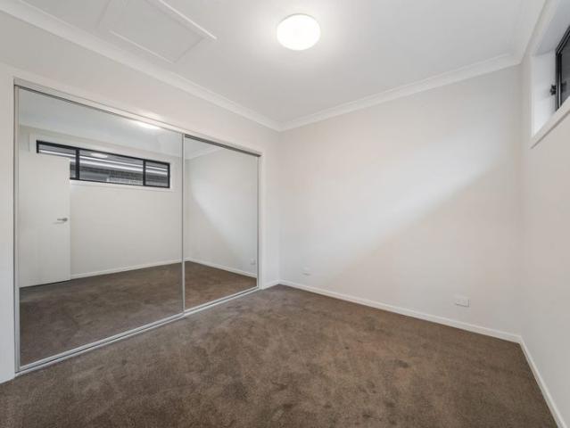 Brand New Stylish 1 Bedroom Granny Flat in a Convenient Location!