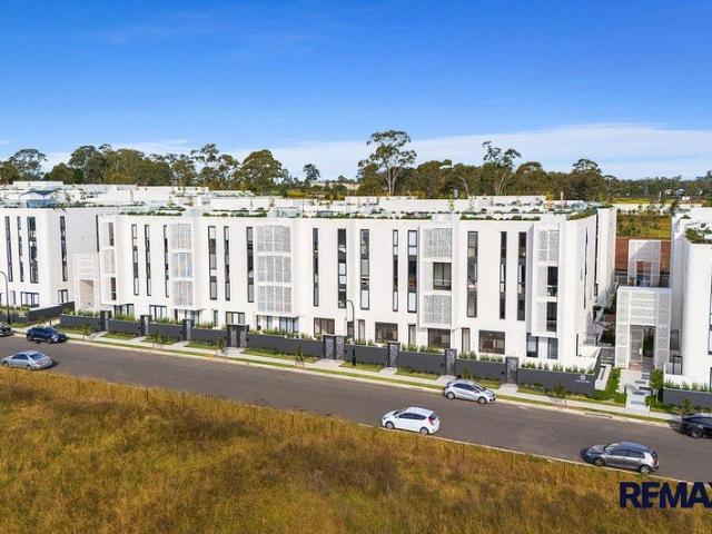 Brand New Stylish 2 Bedroom Apartment with Resort Style Amenities!