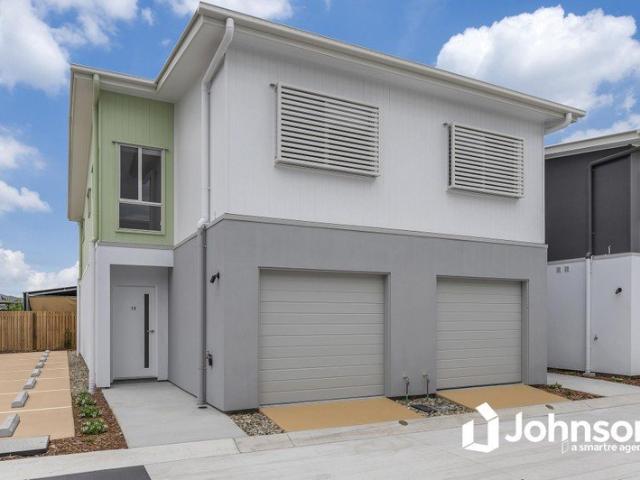 Brand new stylish townhouse with a second exclusive use carpark
