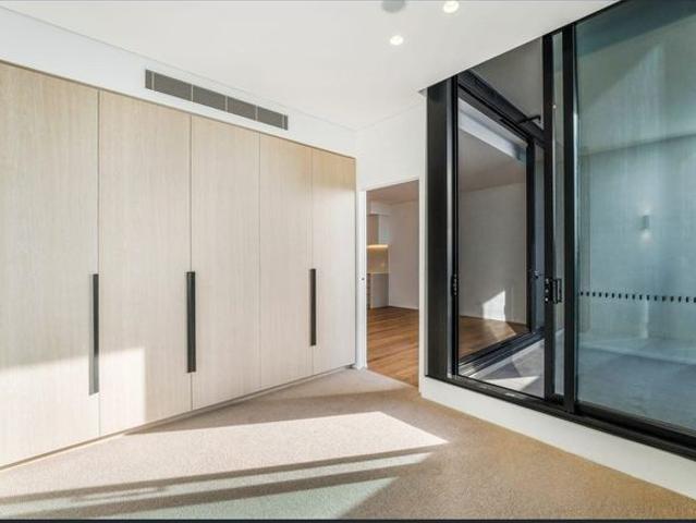 Brand New Stylish Apartment with Breathtaking City Views