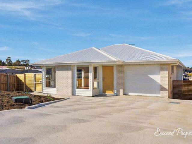 Brand New, Stylish & Conveniently Located