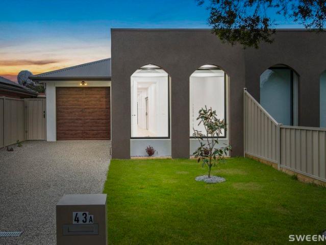 Brand new stylish residence four bedroom residence In quiet location