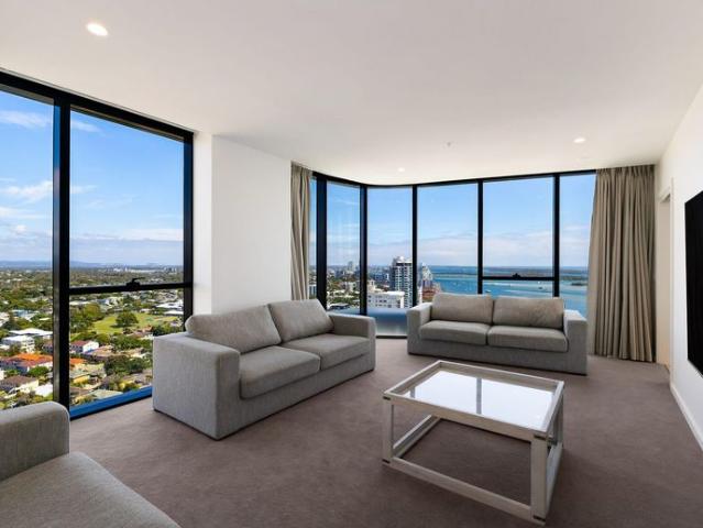 Brand New Sub Penthouse Luxury on the Gold Coast's Broadwater. HUGE 3 4 Bedrooms
