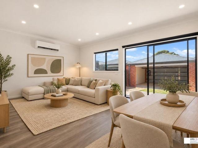 BRAND NEW PARK FRONTAGE 4 BEDROOM HOME, NOT TO BE MISSED!
