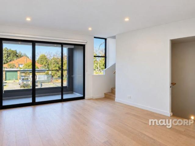 Brand New Parkside Townhouse in Prestigious Alphington