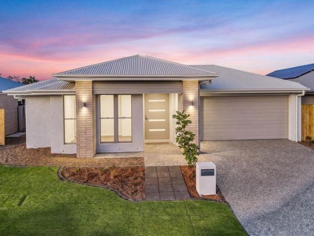 Brand New Plantation Homes Residence in Deebing Heights