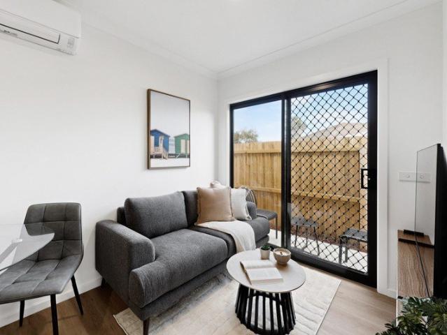 Brand New Private Couple Suite Fully furnished and all bills included