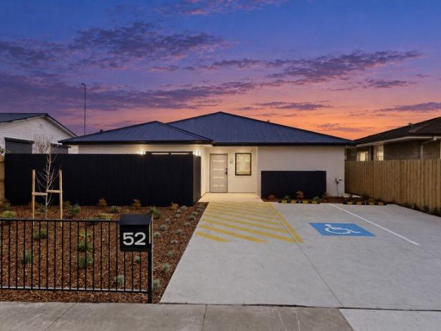 Brand New Private Suites Fully Furnished! All bills Included!