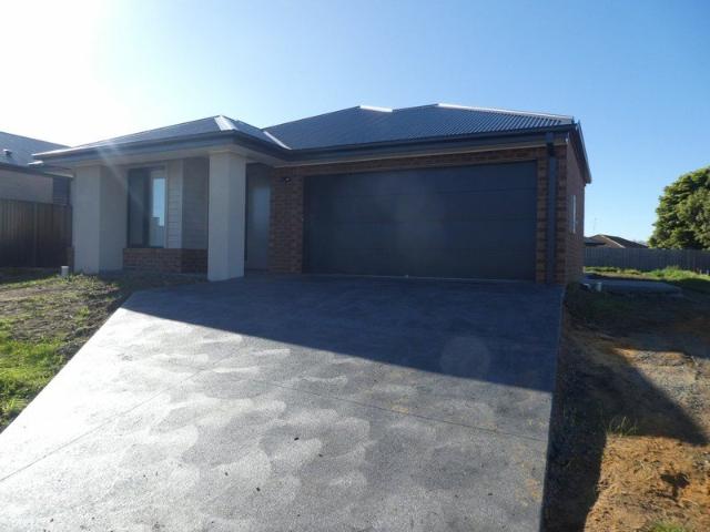 BRAND NEW PROPERTY WITH 2 MASTER SUITES, 2 LOUNGES!