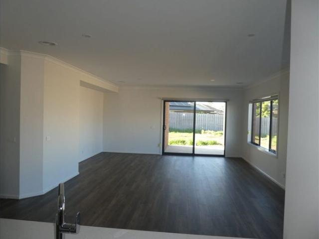 BRAND NEW PROPERTY WITH 2 MASTER SUITES, 2 LOUNGES!