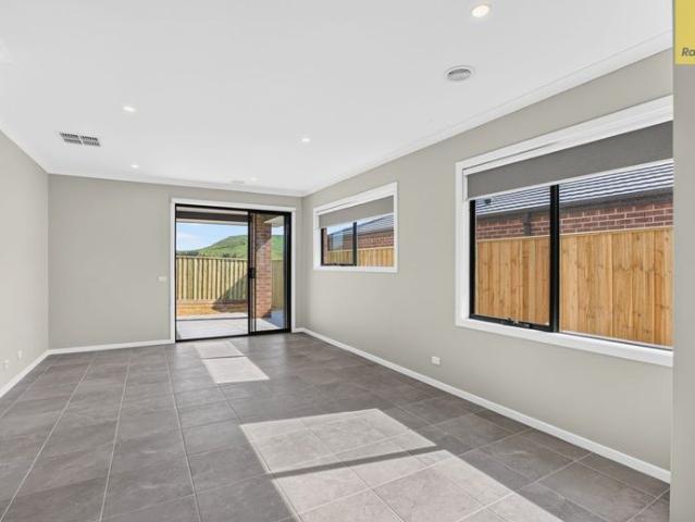 BRAND NEW QUALITY FAMILY HOME
