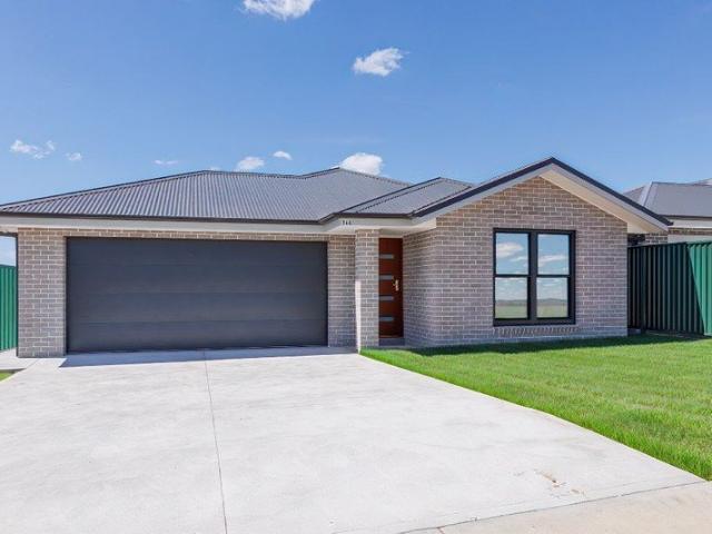 BRAND NEW & READY TO MOVE IN | CONTEMPORARY FAMILY LIVING IN WINDRADYNE