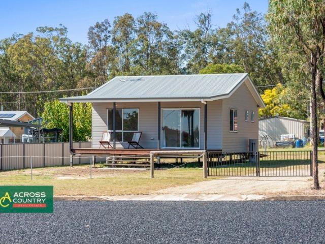 Brand New, Wheelchair Accessible 1 Bedroom Cottage on 2,023m² Half Acre
