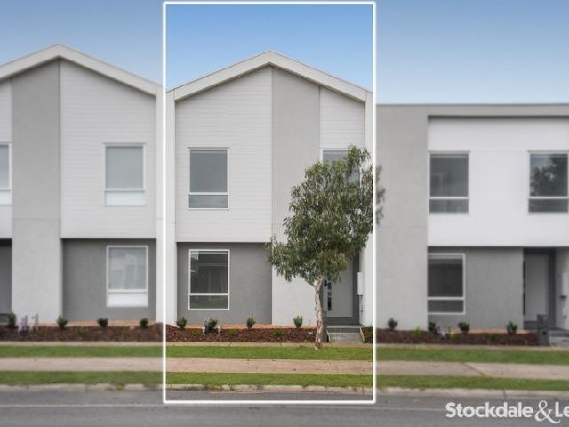 Brand New Town Living in the Heart of Cloverton Estate !