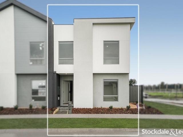 Brand New Town Living in the Heart of Cloverton Estate !
