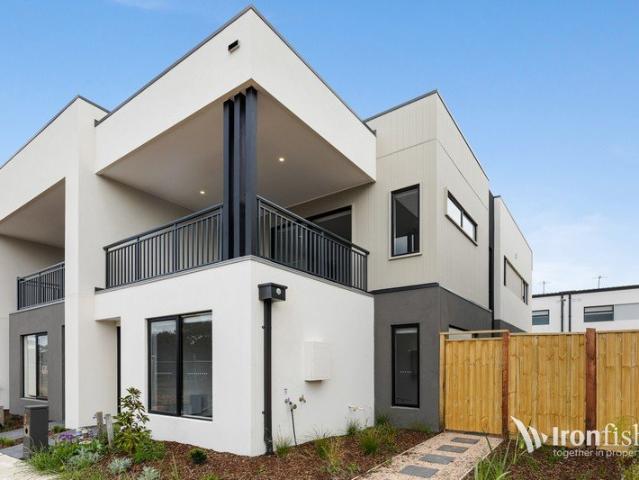 Brand New Townhome Stylish and Move In Ready. !