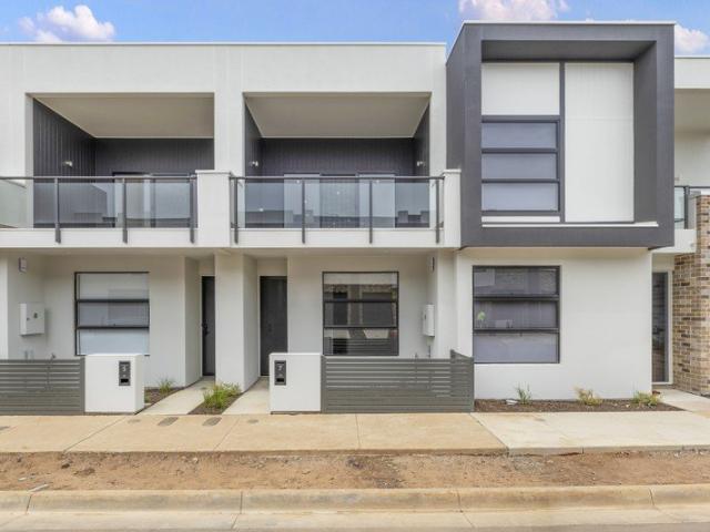 BRAND NEW TOWNHOUSE MODERN LIVING OPPOSITE FINDON SHOPPING CENTRE!