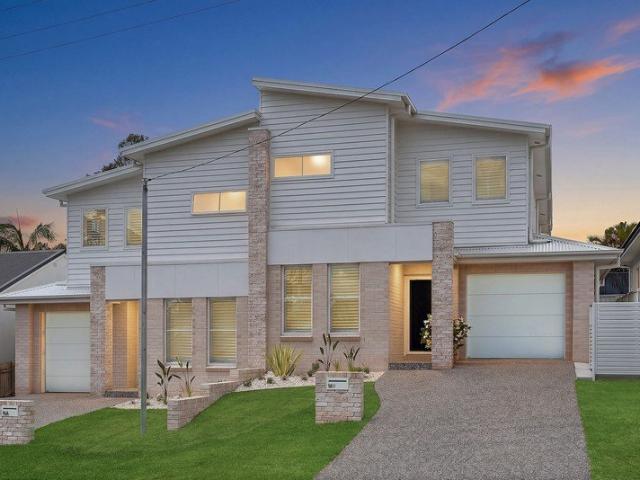 Brand new townhouse, a stroll from Nobbys Beach