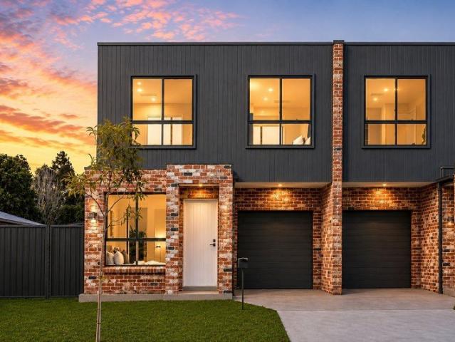 BRAND NEW TOWNHOUSE â UNBEATABLE TAHMOOR CONVENIENCE!