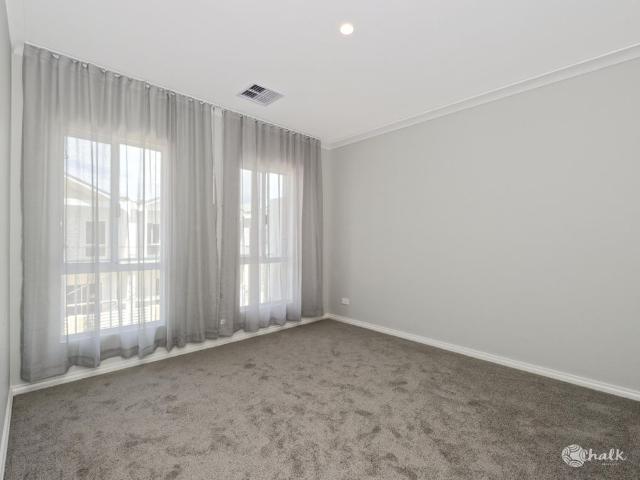 Brand New Townhouse Close to Beach