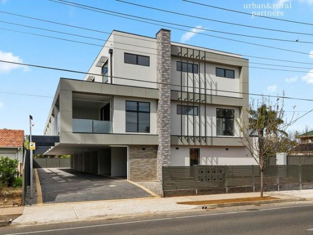 BRAND NEW TOWNHOUSE COMPLETED ONLY 1 NOW AVAILABLE