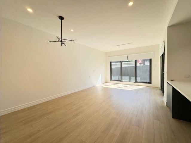 Brand New Townhouse for Lease in CORNER POSITION | DUAL MCKINNON SCHOOL ZONE